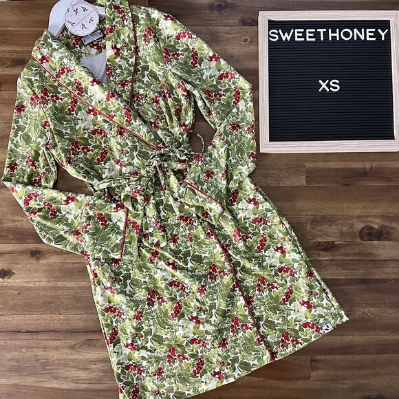 NWT SweetHoney Classic Lounge Robe Green Red Holiday Foliage Floral Christmas XS - Picture 1 of 6
